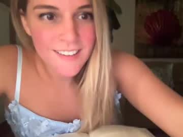 latina cam couple snowbunnyass image #2815287