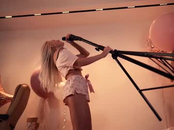 latina cam girl peach_me image #1018838