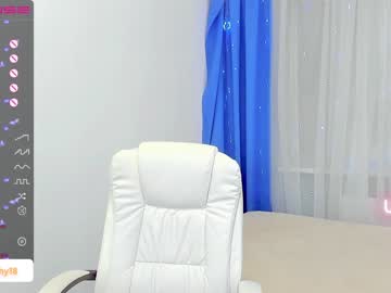 latina cam girl emmika_ image #3215117