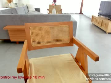 latina cam girl carolinaherera image #2743024