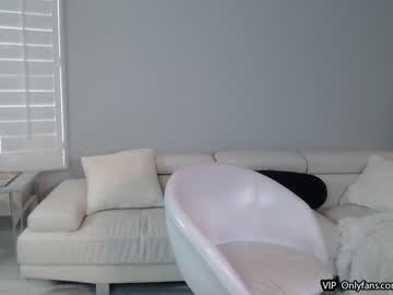 latina cam girl blonde_riderxxx image #2699023