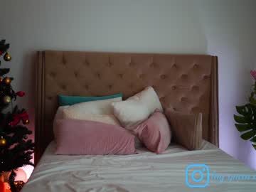 latina cam girl layanaqueen image #3916180