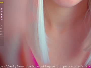latina cam girl mia_milagros image #497983