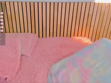 latina cam girl little_effy18 image #3784343