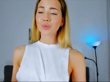 latina cam girl emmi_rosee image #2208551