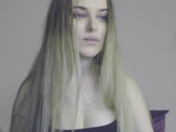 latina cam girl petit_kaka image #380470
