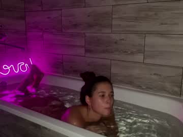 latina cam girl emilybatee image #3084628