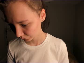 latina cam girl elia_miu image #4212228