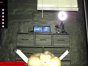 latina cam girl mrscumriver image #4279241