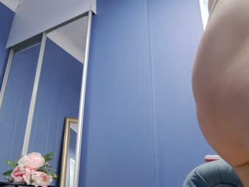latina cam girl kriskras__ image #3953734