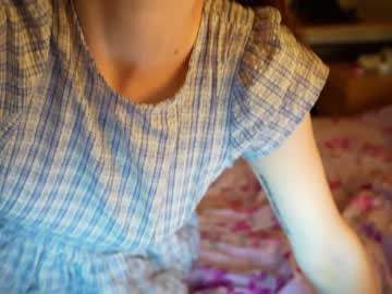 latina cam girl ellaa91 image #2036588