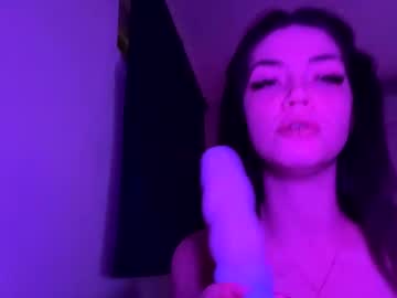 sumbmissvegirl998 latina cam