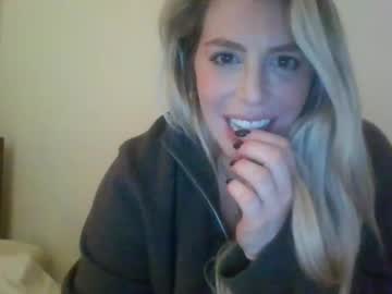 latina cam girl miichx00o image #4687971