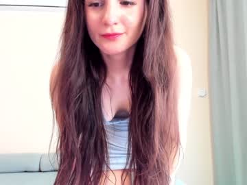 latina cam girl elaanna image #3814844