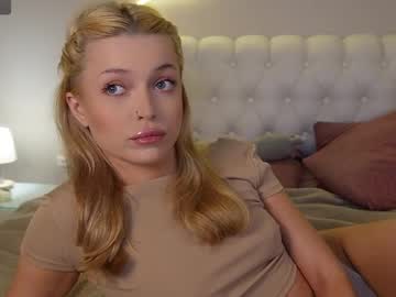 kellypeachpie latina cam