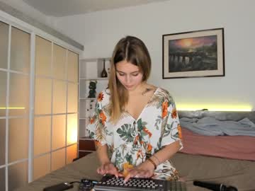 latina cam girl l0ve_sh0w image #3753620