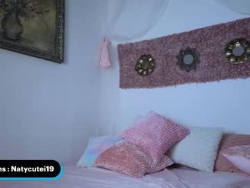 latina cam girl _natycutei19 image #2876735
