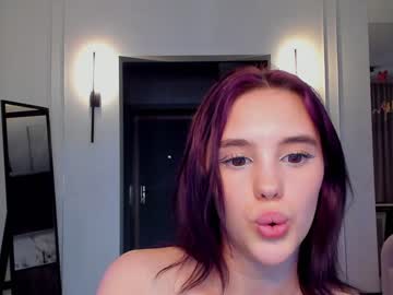 latina cam girl angella_kleee image #3770860