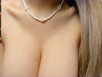 latina cam girl myon_yun image #707796