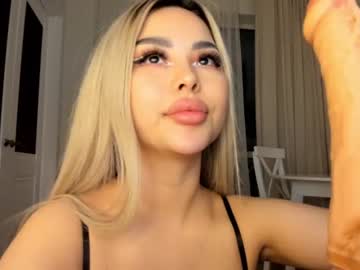 latina cam girl bae_suz image #342638