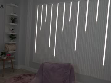 latina cam girl mia_devill image #2165019