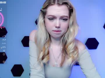 latina cam girl small_blondee image #2568033