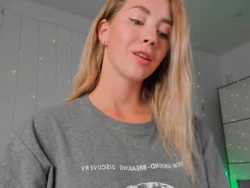 latina cam girl emmi_rosee image #3495659