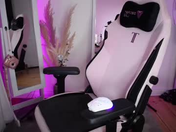 latina cam girl strawberryjamx image #3152415