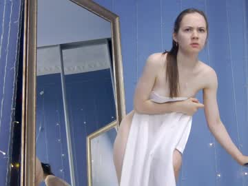 latina cam girl kriskras__ image #3321895