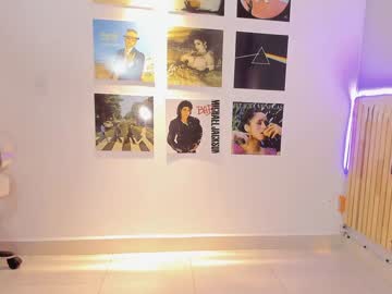latina cam girl little_effy18 image #3865338