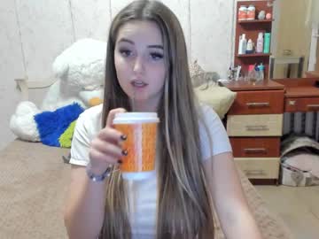 latina cam girl emmika_ image #1839666