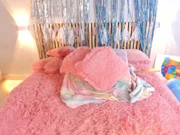latina cam girl little_effy18 image #3148182