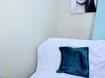 latina cam girl yana_squrel_22 image #120578