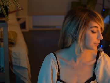 latina cam girl lizmreow image #1507788