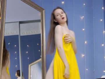 latina cam girl kriskras__ image #3150403
