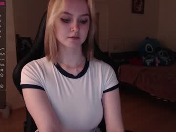 latina cam girl lovely_kisses image #1760865