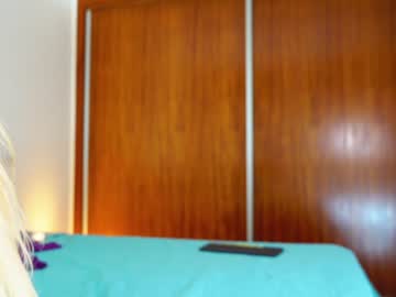 latina cam girl angel_danm_milf image #1140444