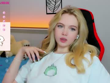 latina cam girl small_blondee image #2475643