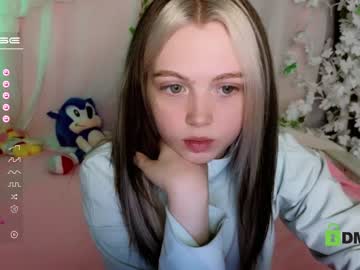 latina cam girl small_blondee image #3253924