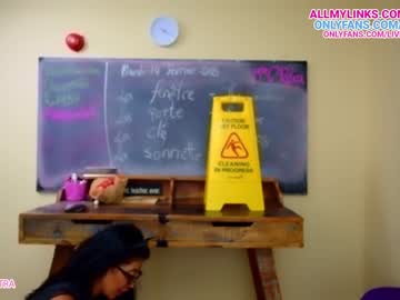latina cam girl livecleo image #2477512