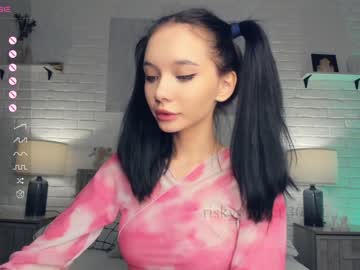 latina cam girl riskyproject image #3568365