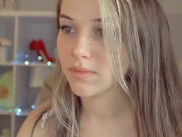 latina cam girl mia_milagros image #1023948