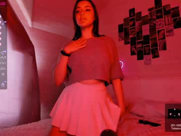latina cam girl darling_kira image #1948300