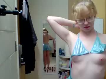 latina cam girl blonde_katie image #4243836