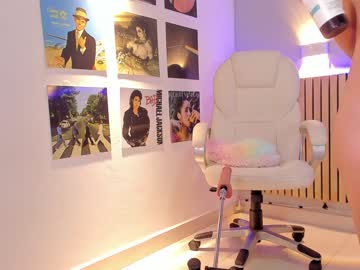 latina cam girl little_effy18 image #4295805