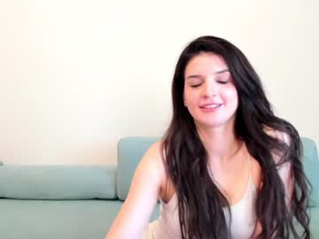 latina cam girl elaanna image #3263978