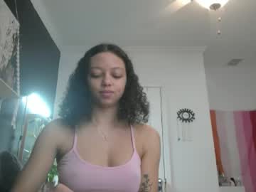 olivia_babe2003 latina cam