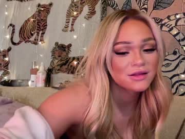 latina cam girl ari_02 image #4344043