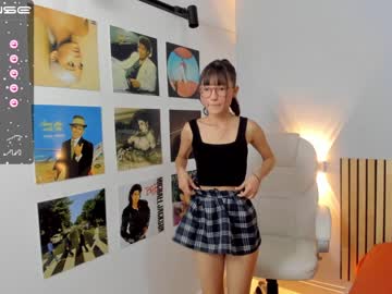 latina cam girl little_effy18 image #2366041