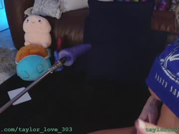 latina cam girl taylor_love_303 image #4016355